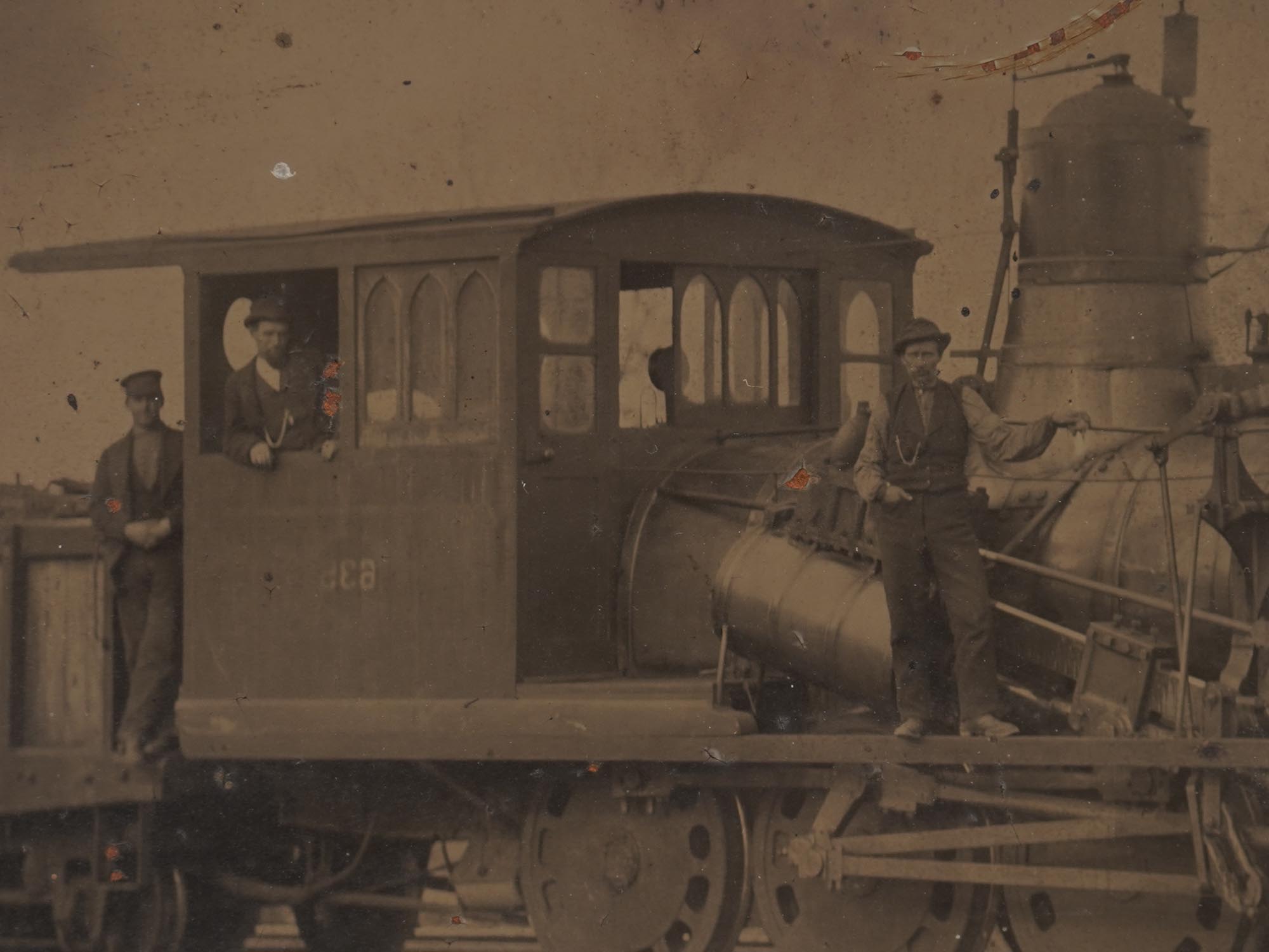 RARE ANTIQUE TINTYPE PHOTO OF RAILROAD LOCOMOTIVE PIC-2